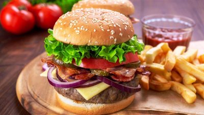 طربقة عمل البرجر في المنزل.. زي المطاعم