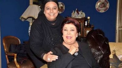 الأمل يدب في قلب ابنة رجاء الجداوي بشفاء والدتها مع أول صلاة فجر في المساجد