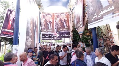 وصول مصطفى كامل والمايسترو مصطفى حلمى للإدلاء بصوتهم في انتخابات الموسيقيين|صور