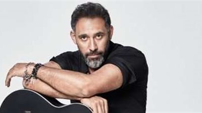 لن يتبقي من العمر غير السيرة العطره.. عمرو مصطفي يفاجئ الهضبة والكنيج في عيد ميلادهما