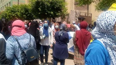 فرحة عارمة بين طلاب الثانوية العامة بالدقهلية لسهولة امتحان الديناميكا