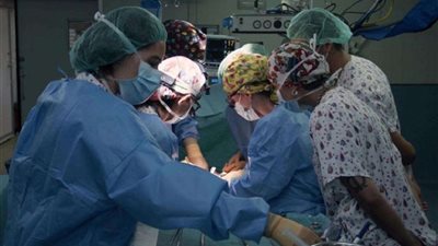 إجراء أول عملية لزراعة أمعاء لطفلة عمرها عام بإسبانيا