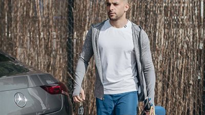 شاهد.. رامز أمير يستعرض لياقته في أحدث ظهور له