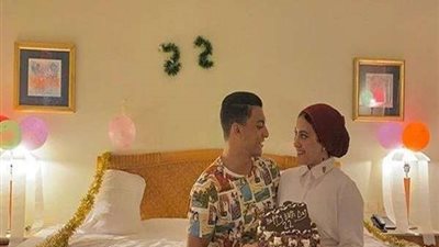 شاهد.. كيف احتفل مهاجم الزمالك بعيد ميلاد زوجته؟