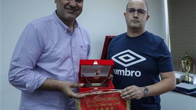 الأهلي يُوجه الشكر للإسباني دانيال جوردو مدرب فريق كرة اليد