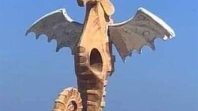 تنين مجنّح.. تماثيل غريبة في شرم الشيخ تثير سخرية رواد مواقع التواصل