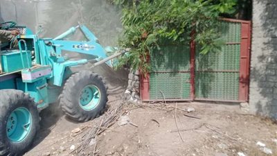 إزالة 64 حاله تعدي علي الاراضي املاك الدولة باطفيح ومنشأة القناطر بالجيزة