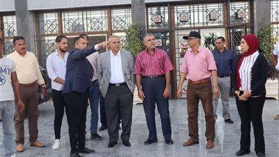 مسئولو الإسكان يتفقدون مشروعات الطرق والإسكان ورفع الكفاءة بمدينة 15 مايو