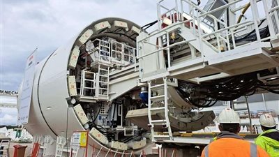 شحن أول ماكينة لحفر الخط الرابع لمترو الأنفاق.. صور