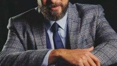 الخبيث لايرى الا خبثا.. عابد عناني يهاجم لوسي بعد تصريحاتها عن مسرحية الحفيد