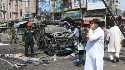 مقتل 4 مسلحين في هجوم على بورصة كراتشي في باكستان