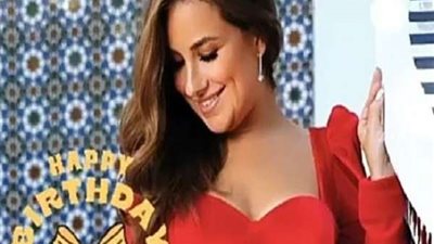 شيري عادل تستمتع بالبحر في إجازتها الصيفية (صور)