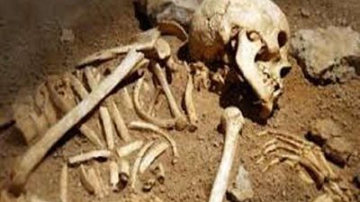 العثور على مقبرة جماعية لرفات  600 سجين غرب الموصل بالعراق