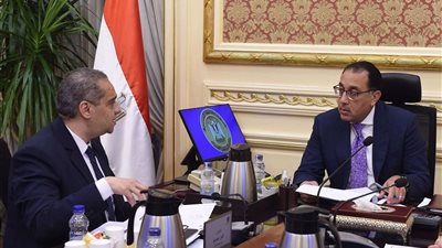 مدبولي يتابع مع رئيس هيئة الدواء المصرية ملفات العمل