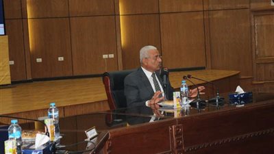 عبد المجيد صقر: محافظة السويس تمتلك المقومات لجذب الاستثمار