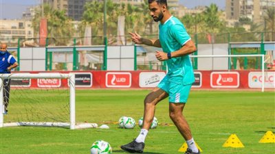 عمرو السولية يؤازر صالح جمعة بعد واقعة التصقيف