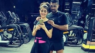 محمد سامي ومي عمر يثيران الجدل داخب الجيم.. صور