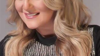 بابا واحشني.. رانيا محمود ياسين: لما يبدأ شهر أكتوبر بحس روح والدي حواليا.. فيديو