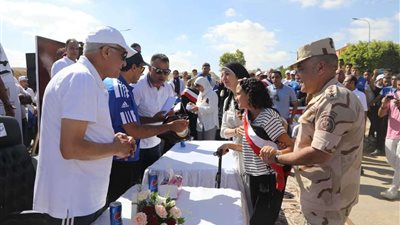 2000 شاب وفتاة مشاركون بأطول مسيرة شبابية بعلم مصر بطول 1200م