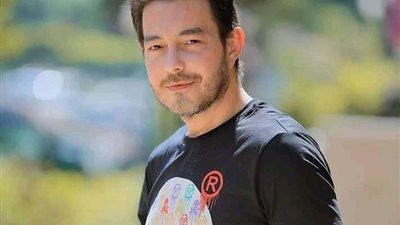 أحمد زاهر يحتفل بعيد ميلاد زوجته على طريقتة الخاصة بـ