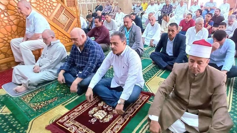 تأدية شعائر صلاه