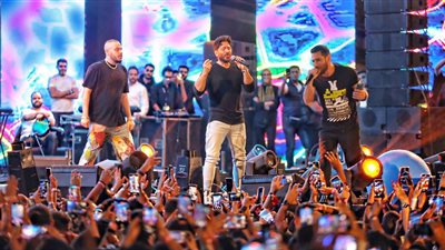 تامر حسني يحقق أكبر حضور جماهيري في تاريخ مدينة زد بارك.. صور