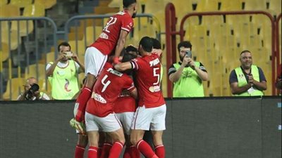 الأهلي يهز شباك المنستيري بهدفين دون رد في الشوط الأول