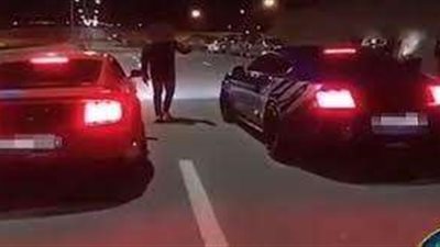 كنا فى حفل خطوبة.. النيابة تحقق مع المتهمان بعمل حركات إستعراضية بسيارتين بمدينة نصر.. فيديو