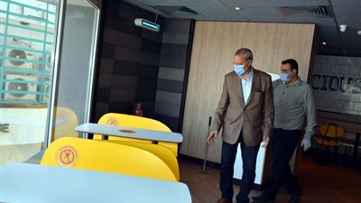 محافظ القليوبية يتفقد المطاعم للتأكد من تطبيق الإجراءات الاحترازية