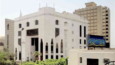 الإفتاء توضح فضل قضاء حوائج الناس وتفريج كرباتهم