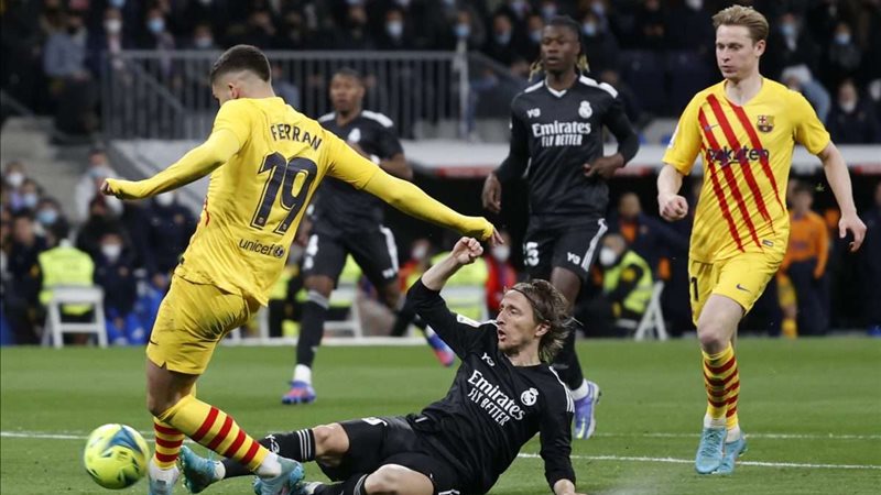 ريال مدريد وبرشلونة