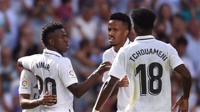 الكلاسيكو.. فينيسيوس وبنزيما في هجوم ريال مدريد أمام برشلونة