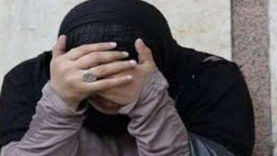 جبروت أم.. ألقت بطفلها في