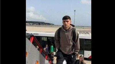 بعثة برشلونة تتجه إلى باريس لحضور حفل جوائز الكرة الذهبية2022..   فيديو