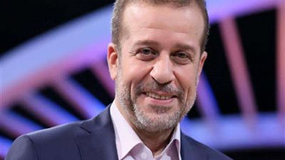 شريف منير يشارك جمهوره صور من مسلسله القادم إيجار قديم