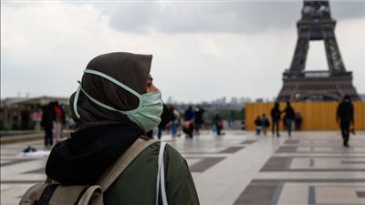 مزقوا مصحفها وألقوا حجابها.. اعتداء على طالبة مسلمة في فرنسا