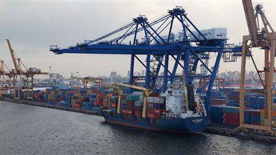 شحن وتفريغ  29سفينة بميناء الإسكندرية والدخيلة