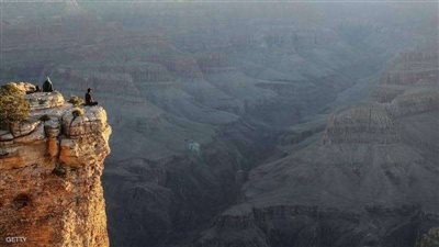 امرأة تلقى حتفها سقوطًا بموقع سياحي شهير