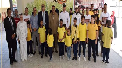 الداخلية تشارك عدد من المدارس للاحتفال باليوم العالمي للمكفوفين