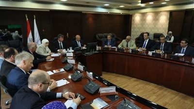 وزير النقل يستعرض مع السفير البلجيكي بالقاهرة ووفد من كبريات الشركات البلجيكية الفرص الاستثمارية المتاحة في مجالات النقل المختلفة في مصر