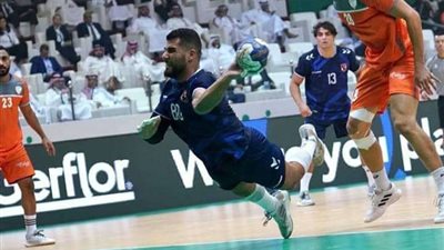 الأهلي لكرة اليد  يتقدم على الفريق السعودي في الشوط الأول في كأس العالم