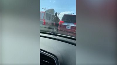 شجار عنيف بين سيدتين 