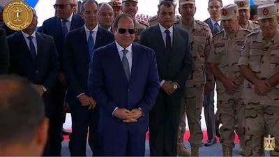 الرئيس السيسي يتفقد مجمع مصانع الرمال السوداء في البرلس