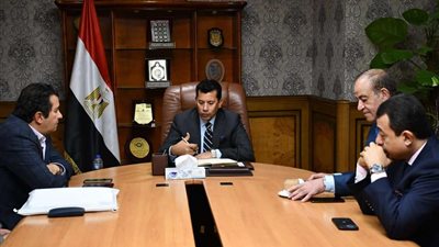 وزير الشباب والرياضة يلتقي مجلس إدارة شركة المدن للخدمات الرياضية والشبابية