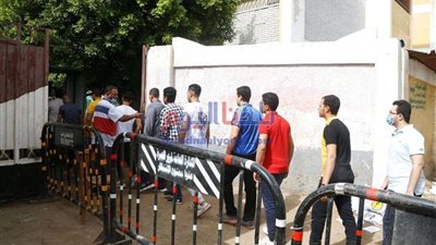 بدء امتحان الفيزياء والتاريخ لطلاب الثانوية العامة داخل اللجان