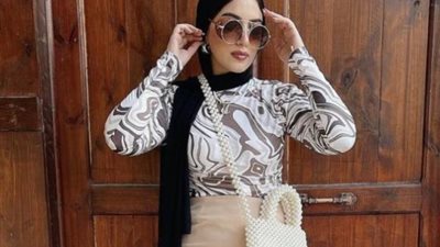 للمحجبات.. تنسيقات التنورة الضيقة من وحي البلوجر