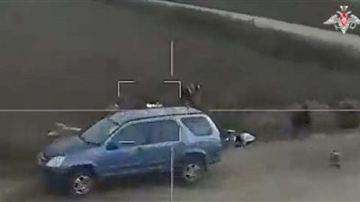 روسيا تعرض فيديوهات لقدرات طائراتها المسيرة الخارقة على نسف الهدف