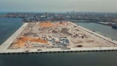 شاهد.. أخر تطورات مشروع محطة تحيا مصر بميناء الإسكندرية بعد وصول اوناش الرصيف العملاقة STSا