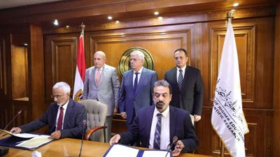 «عاشور» يشهد توقيع مذكرة تفاهم بين المجلس الأعلى للمستشفيات الجامعية والمجلس العربي للاختصاصات الصحية