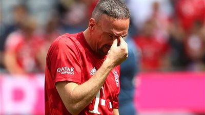 بعد تحقيق 23 بطولة.. ريبيري يعتزل كرة القدم